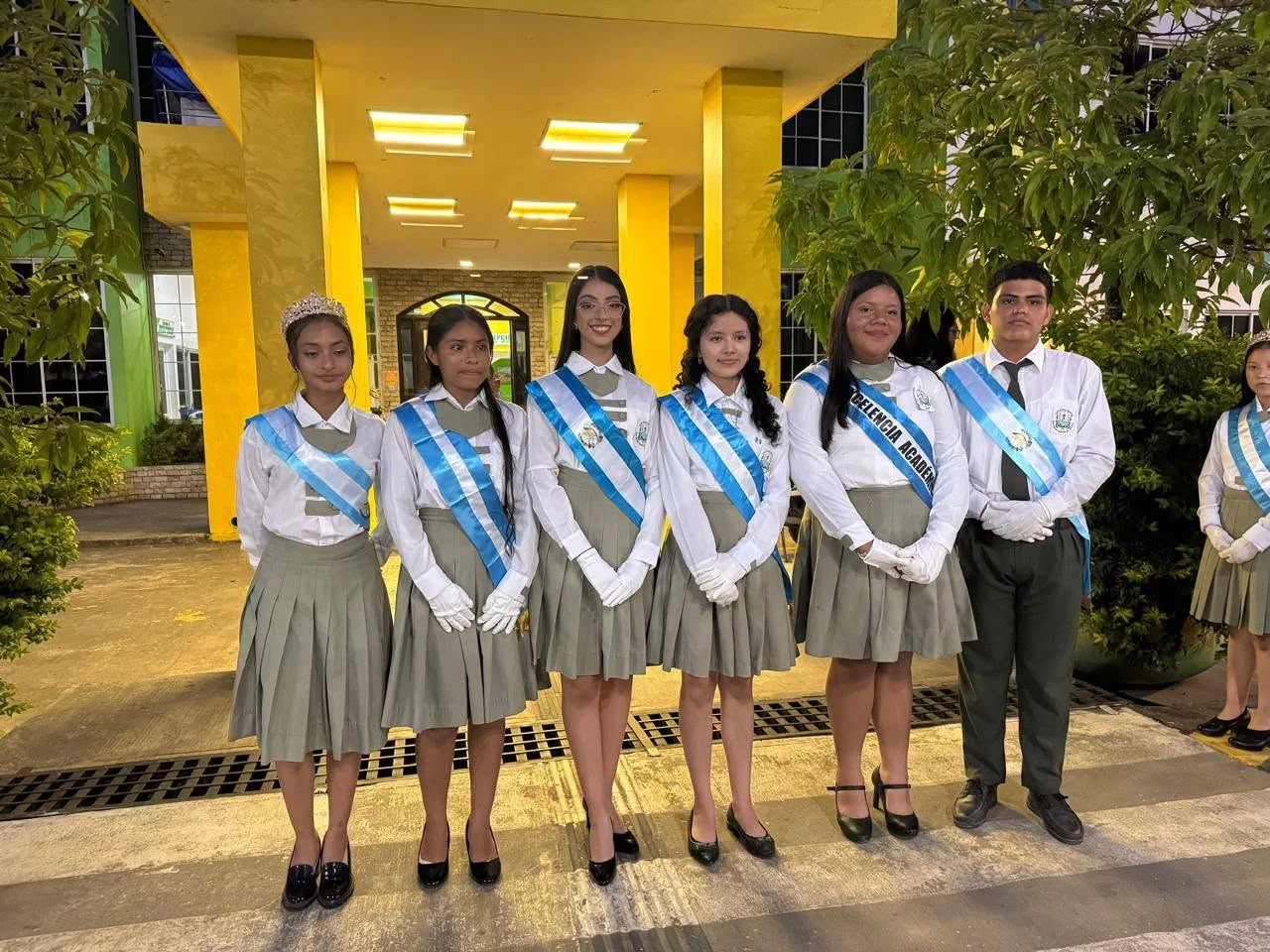 Estudiantes en actividad cívica